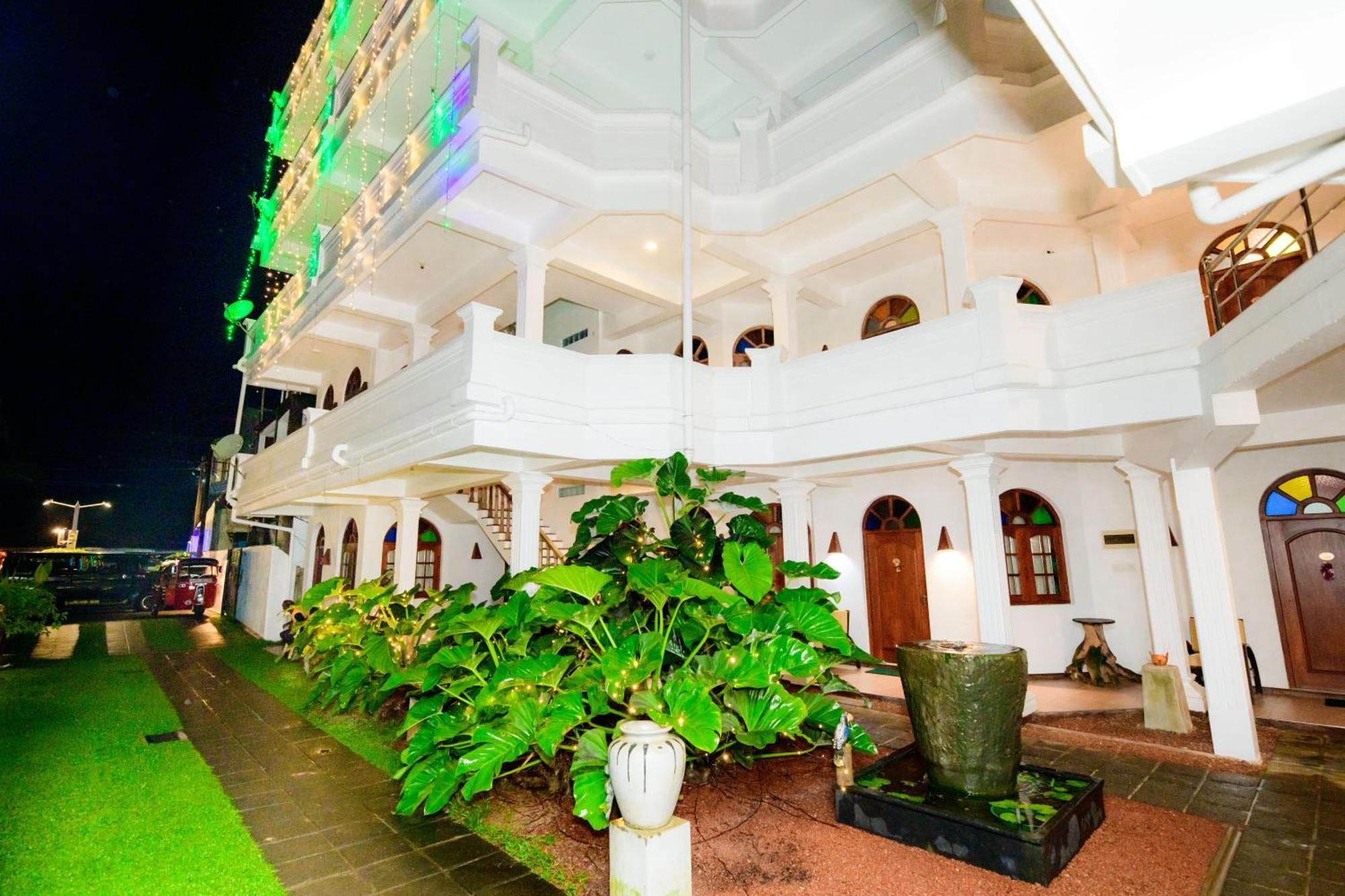 Royal Beach Hotel & Restaurant Hikkaduwa Zewnętrze zdjęcie