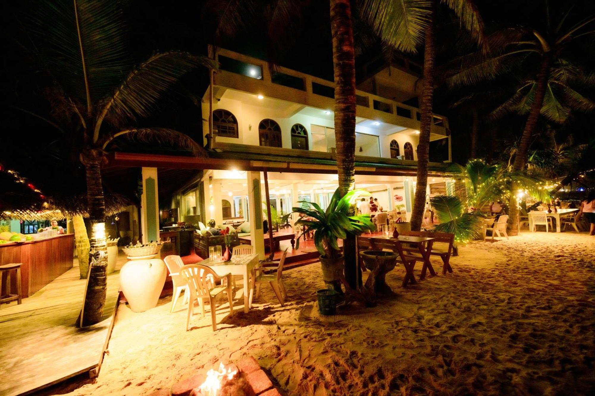 Royal Beach Hotel & Restaurant Hikkaduwa Zewnętrze zdjęcie