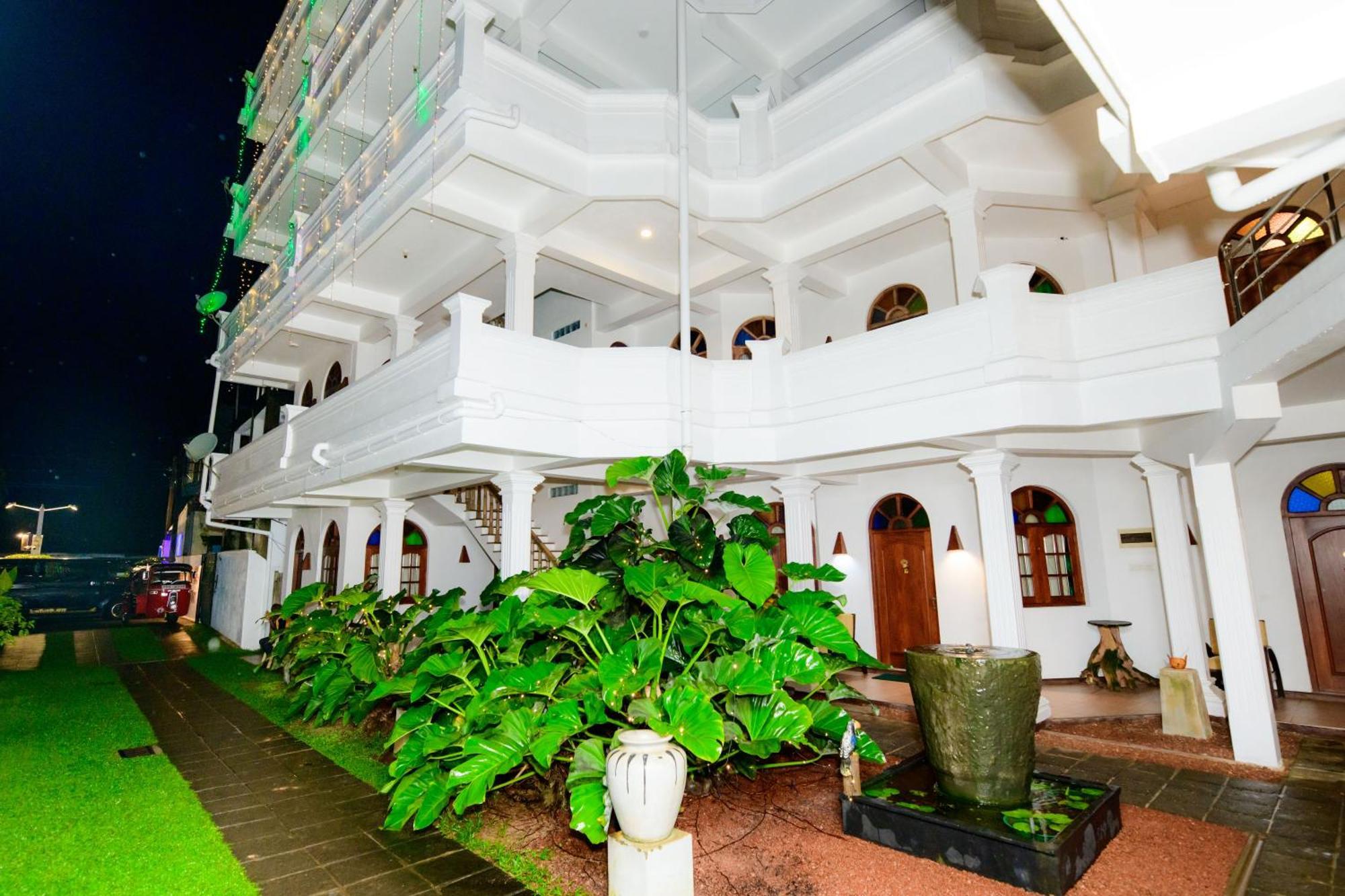 Royal Beach Hotel & Restaurant Hikkaduwa Zewnętrze zdjęcie