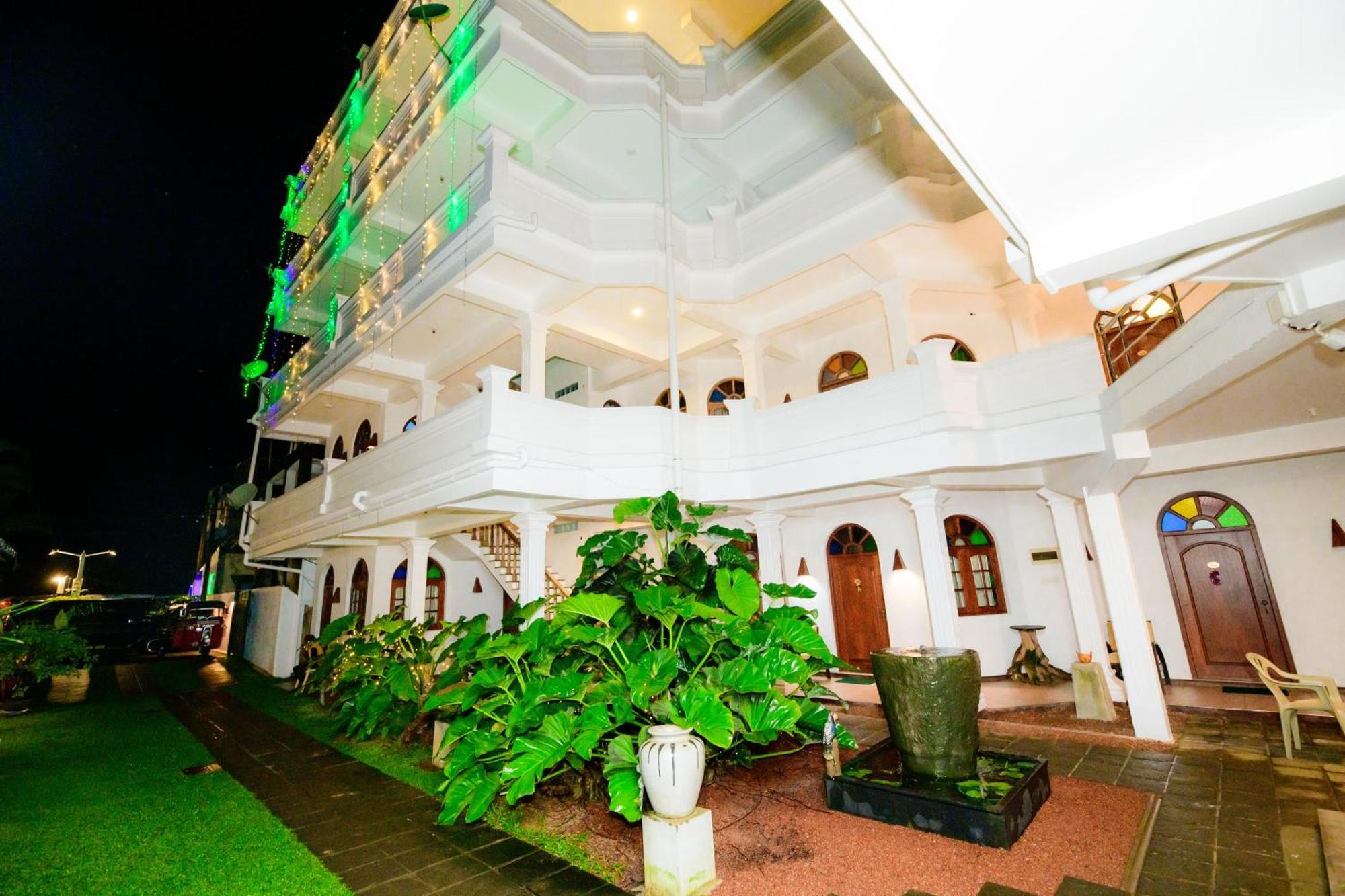 Royal Beach Hotel & Restaurant Hikkaduwa Zewnętrze zdjęcie